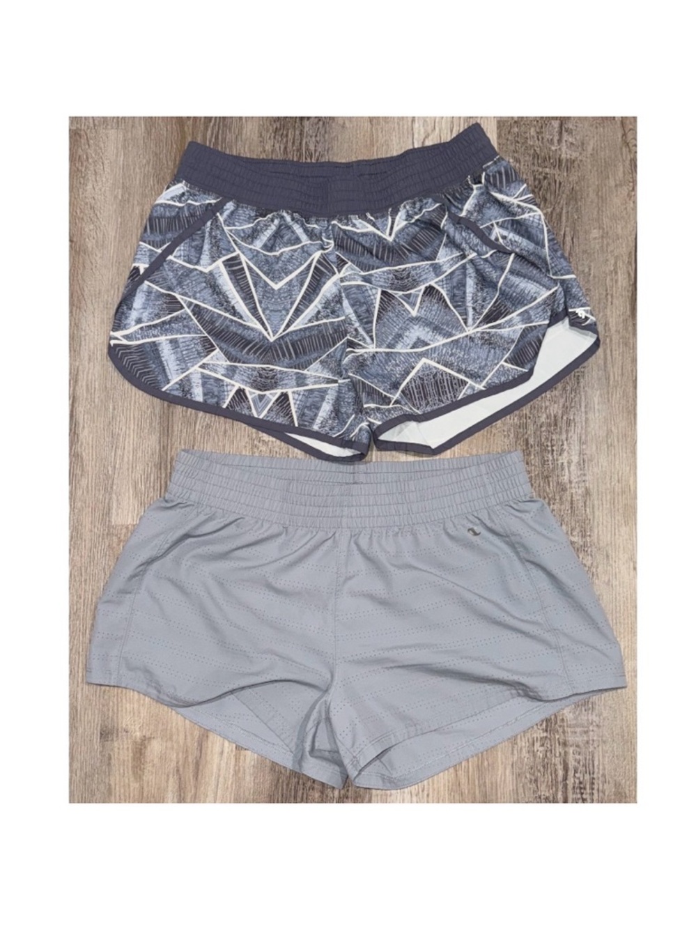 2 Pairs Women's Champion Athletic Shorts Size Large